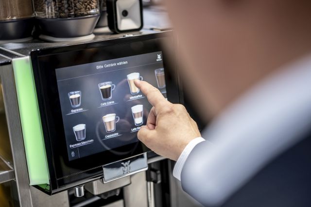 Was die Kaffeebranche aktuell bewegt und welche Neuheiten sie für das Bäckerei- und Konditorenhandwerk bereithält, erfahren Fachbesucher Ende Oktober auf der Südback in Stuttgart. Foto: Landesmesse Stuttgart Was die Kaffeebranche aktuell bewegt und welche Neuheiten sie für das Bäckerei- und Konditorenhandwerk bereithält, erfahren Fachbesucher Ende Oktober auf der Südback in Stuttgart. Foto: Landesmesse Stuttgart